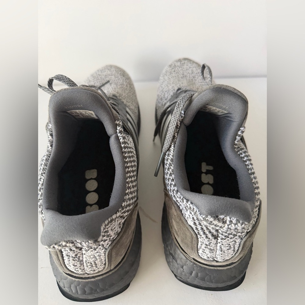 Adidas Men's BOOST size 12 - Picture 4 of 10